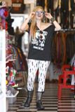  photo AVRIL-LAVIGNE-Out-Shopping-in-Hollywood-12_zps8d06b385.jpg