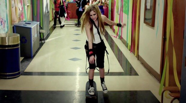  photo avril-lavigne-skate-board-heres-to-never-growing-up-video_zps1e47622b.jpg